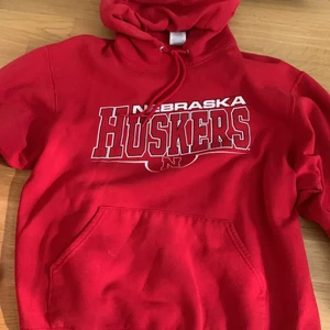 Vintage hoodie - Snygg vintage hoodie, säljer då den inte kommer till användning men passar bra på mig som vanligtvis har S. ❤️ 