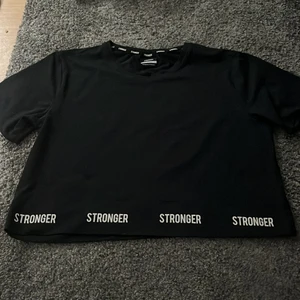 Heh -  hej här ser jag en STRONGET tröja 