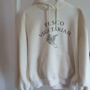 Over-sized Cream färgad hoddie  - Har använts 1 gång. Storlek S 