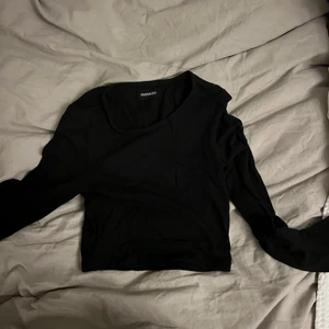 långärmad tröja  - köpt på zalando, använt nån gång.
