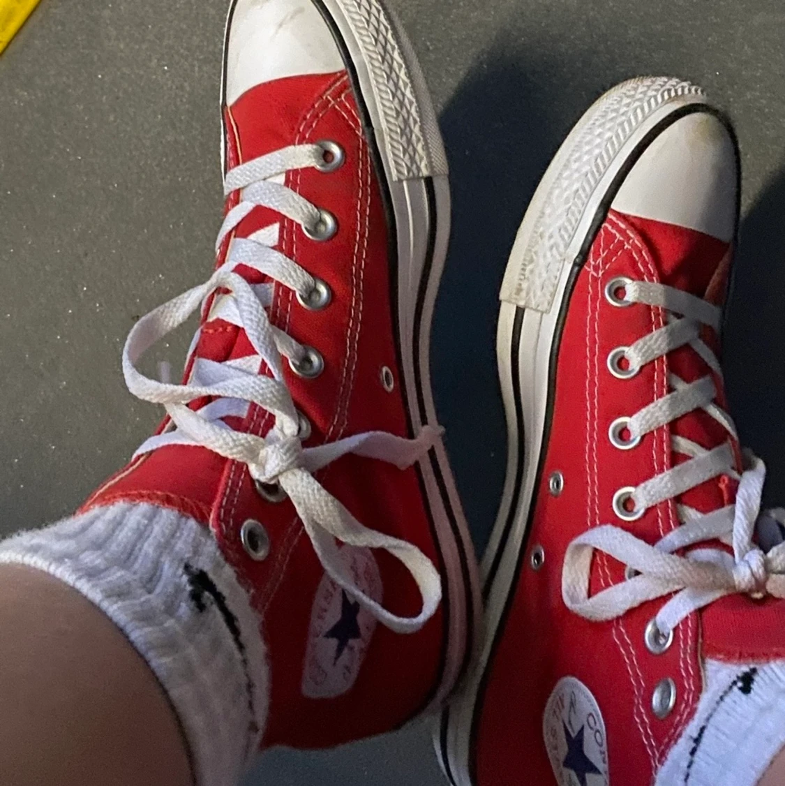 Röda Converse🫶🏻🫶🏻 - 90