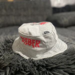 Bucket hatt - En super fin justin bieber bucket hat 🌸
