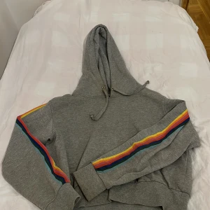 Hoodie  - Hoodie från Bik Bok Använd Köpare står för frakt 