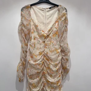 Klänning  - Superfin klänning 