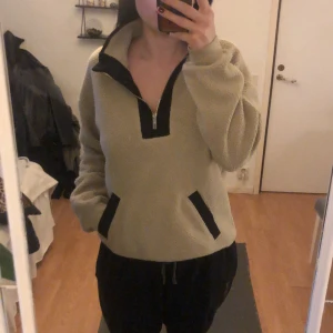 Tjocktröja - Jätte skön och varm tröja,inga defekter,vid mer frågor och bilder skriv privat🤝