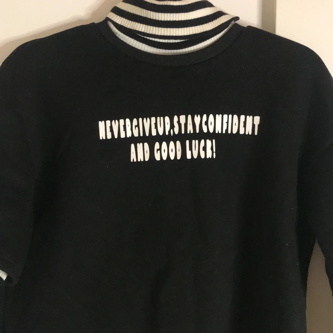 Randig svart vit tröja - 90