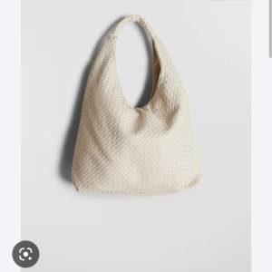 SÖKER Gabriella bag från Gina Tricot (obs säljer ej)