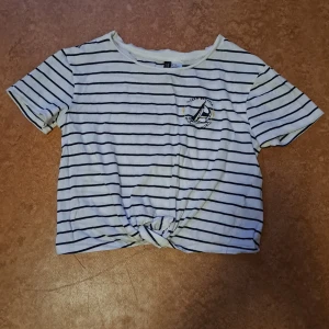 Randig top - Randig top, perfekt för en varm sommardag, gratis frakt