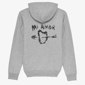 Mi Amor Hoodie - 1000kr. Säljer min OANVÄNDA jätte snygga mi Amor hoodie från Mira Paris, ny pris 1700kr köptes för 1300kr. Svår att få tag på, tog 4 månader för den att komma. Pris kan alltid diskuteras❣️