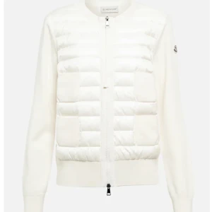 Moncler cardigan - Jättebra skick! Har qr kod osv (äkta)