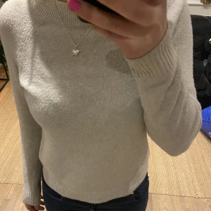 Grå tröja  - Jättefin grå tröja💓💓Jättefin till sommaren och nu till våren💓