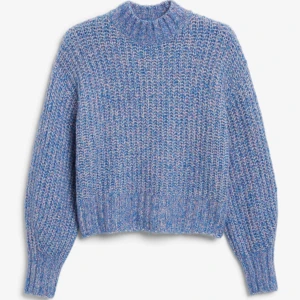 Stickad tröja  - Jättefin stickad tröja. Nyskick, knappt använd. 