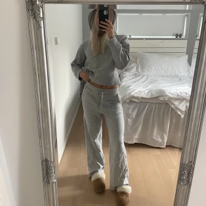 Mjukisset - Grått mjukisset! Skitsnyggt och bekvämt🤍