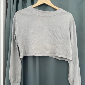 Croppad topp - Söt croppad topp<3 Önskas fler bilder så är det bara att skriva!