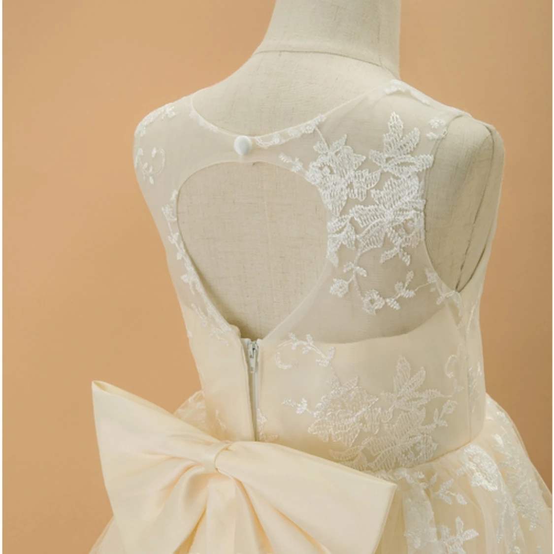 Näbbklänning  - 91