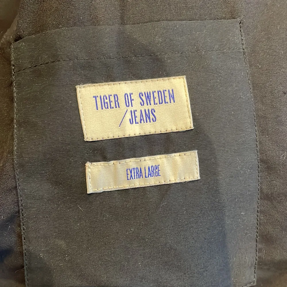 Baggy jacka från Tiger of Sweden. Oanvänd, köpt i höstas Storlek XL Original pris 2700. Jackor.