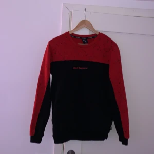 BlackSquad - BlackSquad långärmad tröja. Storlek M men funkar som oversized hoodie på storlek S