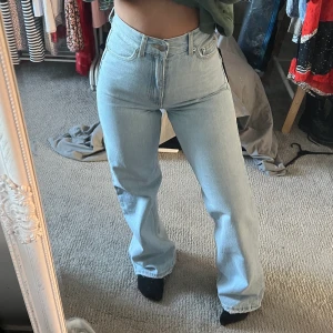 Dr Denim Echo - Säljer mina helt nya dr denim som tyvärr är lotr för små för mig, glömde skicka tillbaka så därav är dem oanvända med prislappen kvar! 