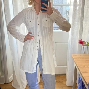 Skjorta - Skön och snygg skjorta med fina detaljer! ☺️