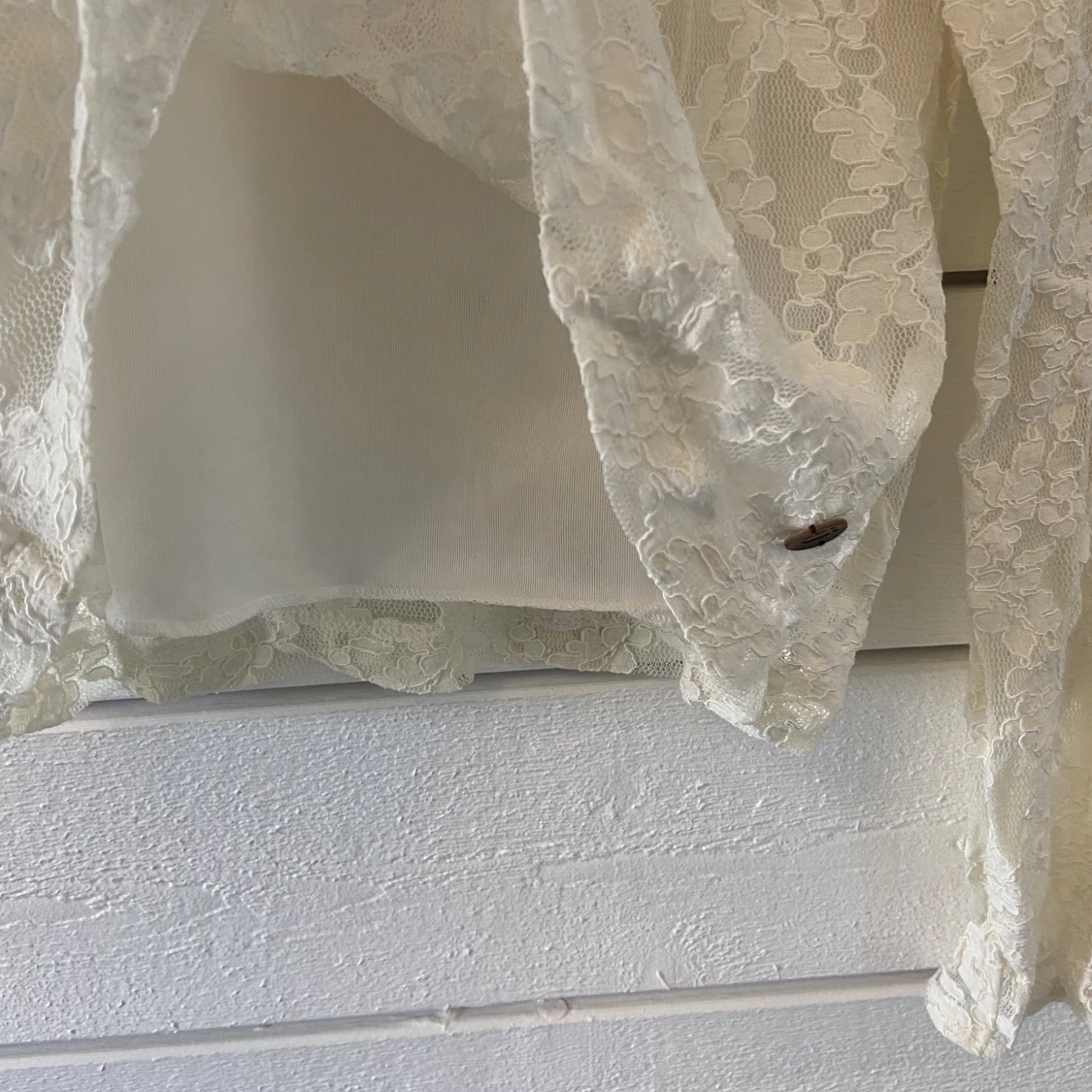 Vit blus i spets  - 90