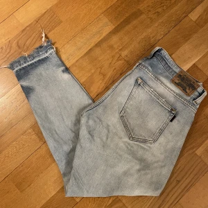 Boyfriend jeans  - Jeans ifrån Crocker. Boyfriend fit medelhöga/låga i midjan. Väldigt sköna och väldigt använda✌️