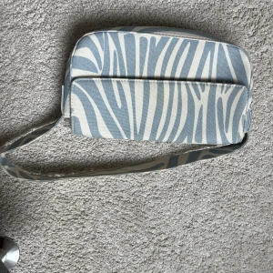 Väska - Från Gina tricot