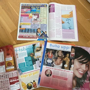 💓INTRESSEKOLL 2001-2003 FRIDA tidningar💓 - 2 SÅLDA. Säljar av min älskade samling av Frida tidningar från 2001-2003🥲💓 gamla insändare, mode, kärlekstips och skvaller💕 VERKLIGEN Y2k NOSTALGI😍!! 55-63 sidor/nummer, och i bra skick.  99 kr/st då de knappt går få tag på🥲 