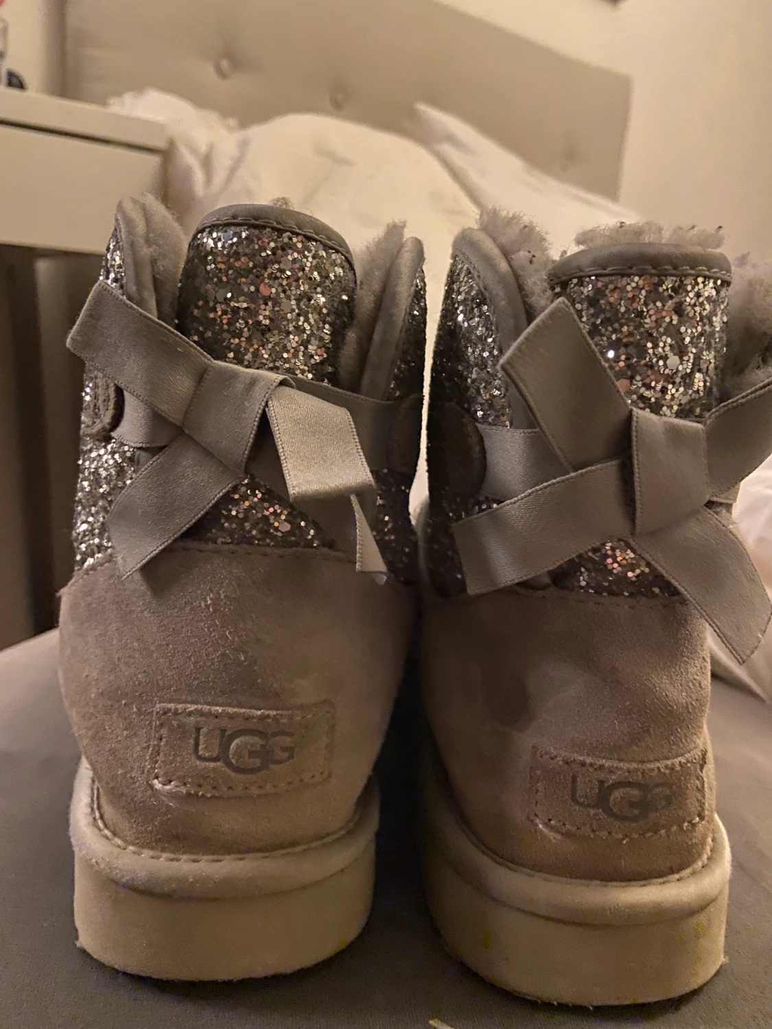 Glittriga uggs  - 91