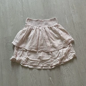 Randig kjol - Randig kjol från H&M aldrig använd 