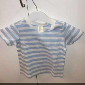 H&M tröjor  - Använda få gånger  Inga anmärkningar 