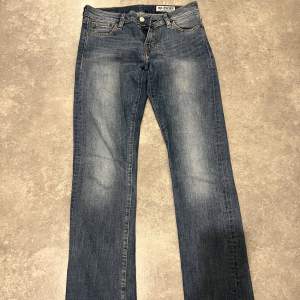 29/32, skit snygga jeans  Frakt 66kr