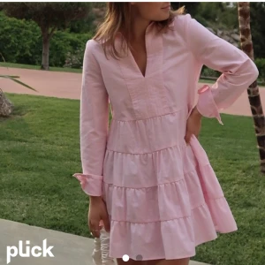 Zara klänning - Super söt och somrig klänning från zara💗kom privat om du har några frågor! HAR EGEN FRAKT PRIS 