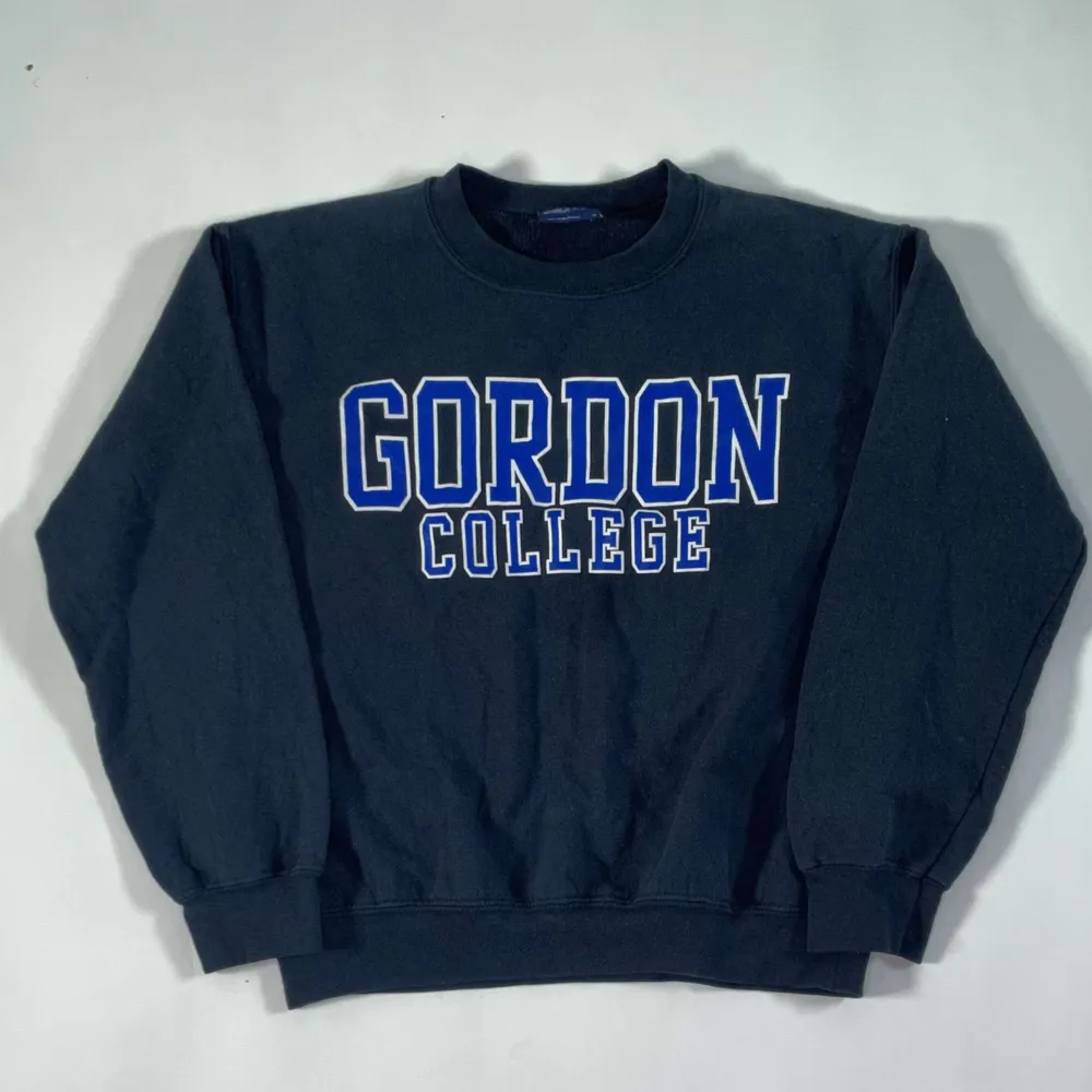 Blå Gordon college sweatshirt  Skick: 10/10 ✅. Tröjor & Koftor.