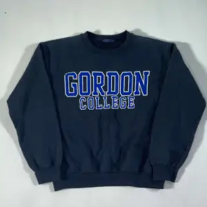 Blå Gordon college sweatshirt  Skick: 10/10 ✅