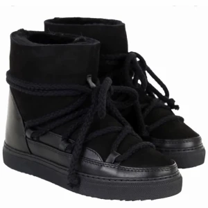 Inuikii - Säljer mina svarta inuikii. Storlek 38 men jag har vanligtvis 37.5 o de e rätt stora på mig så de passar bättre på någon som har 38/39. De är använda förra vintern!