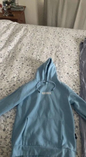 Hoodrich set - Säljer ett hoodrich i storlek M knappt andvänd, vid fler flyger kom dm