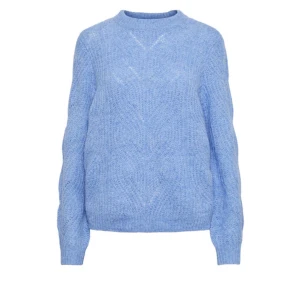 Pclenora stickad tröja - Supermysig stickad tröja som passar perfekt nu till vintern. Den är väl använd och är därför lite noppig. Nypris 350kr, säljer för 200. Meddela gärna om du har några frågor!🙌💕