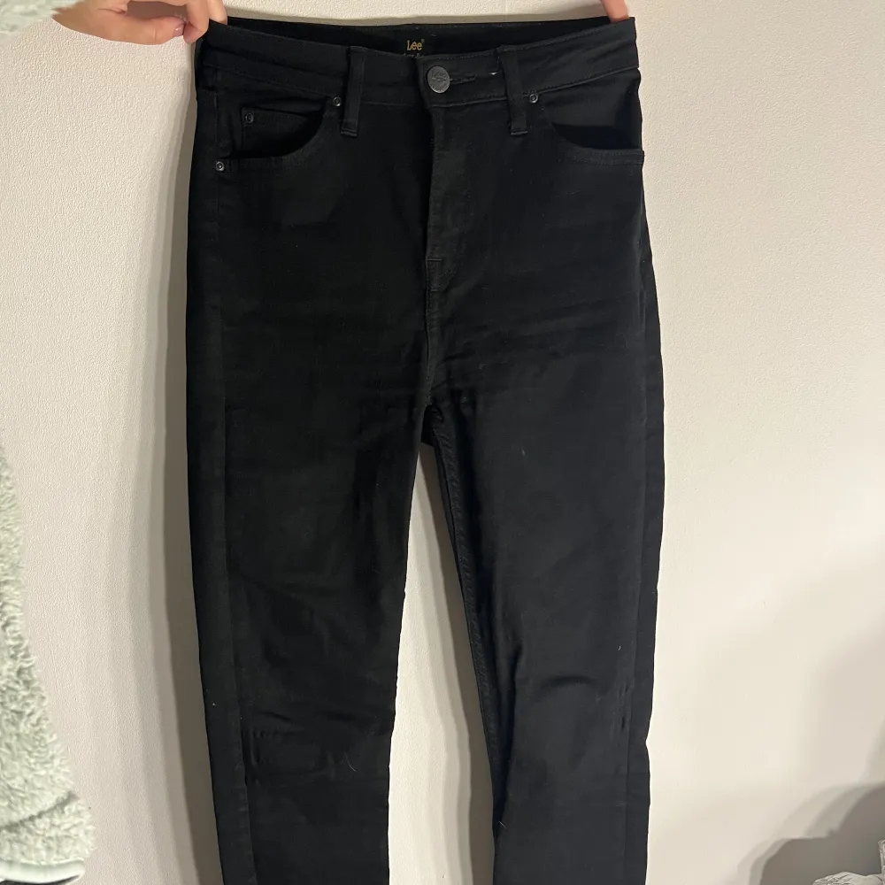 Skinny jeans storlek S använda men ändå bra skick . Jeans & Byxor.