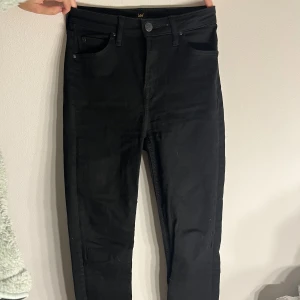 Skinny jeans storlek 1 - Skinny jeans storlek S använda men ändå bra skick 