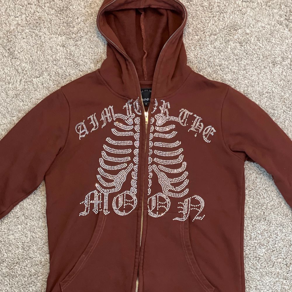Brun Aim for the moon zip up hoodie | Plick Second Hand