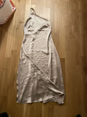 Fest klänning - En jätte fin fest klänning