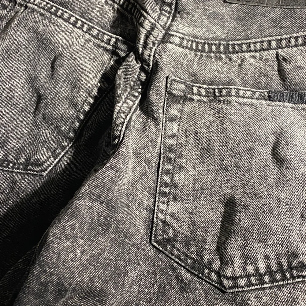 Jeans i gott skick som framhäver ens kurvor på ett snyggt sätt :) . Jeans & Byxor.