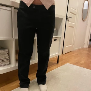 SVARTA KOSTYMBYXOR  - SVARTA KOSTYMBYXOR 