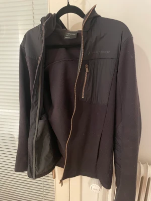 Peak Performance kofta - Fint skick!  Storlek S passar M.