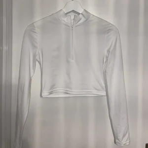 Tröja - Jätte skönt material, endast testad. Skriv vid intresse!