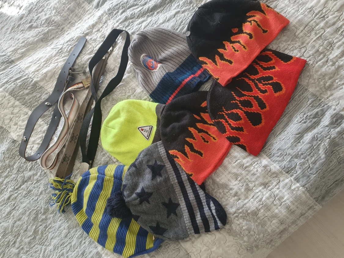 Stort klädpaket strl 128 - 90