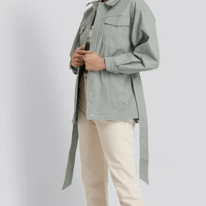 Jacka med bälte - Jacka med bälte Storlek 34 nypris 599kr säljer för 400 kr 