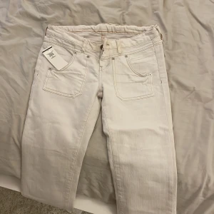 Lågmidjade Ralph lauren jeans  - Helt nya med prislapp på, inte stretchiga 