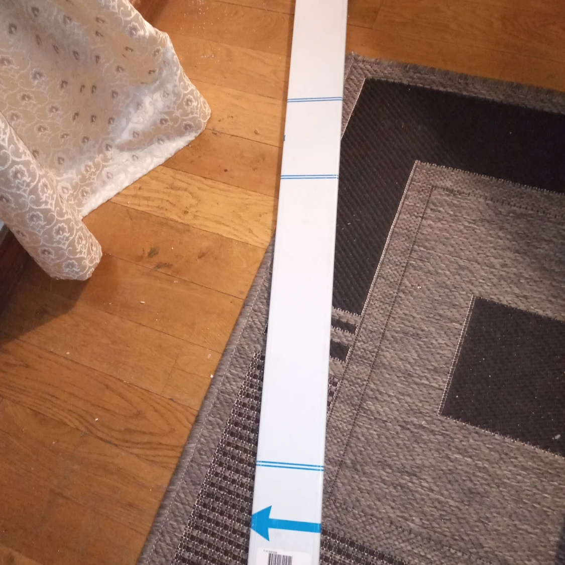 Metallist silverfärgad Börstet 1 meter lång och 8 cm bred .