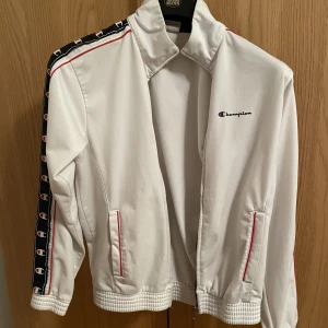 Champion ZipUp - Champion ZipUp köpt på beyond retro